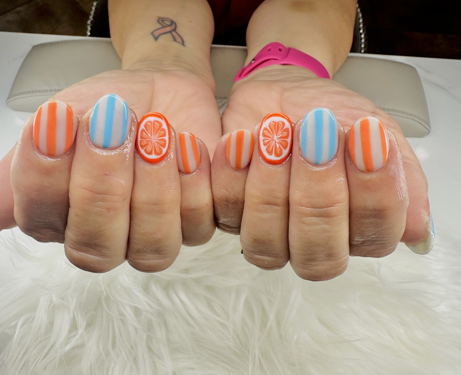 VLuxe Nails and Spa nail photo 4