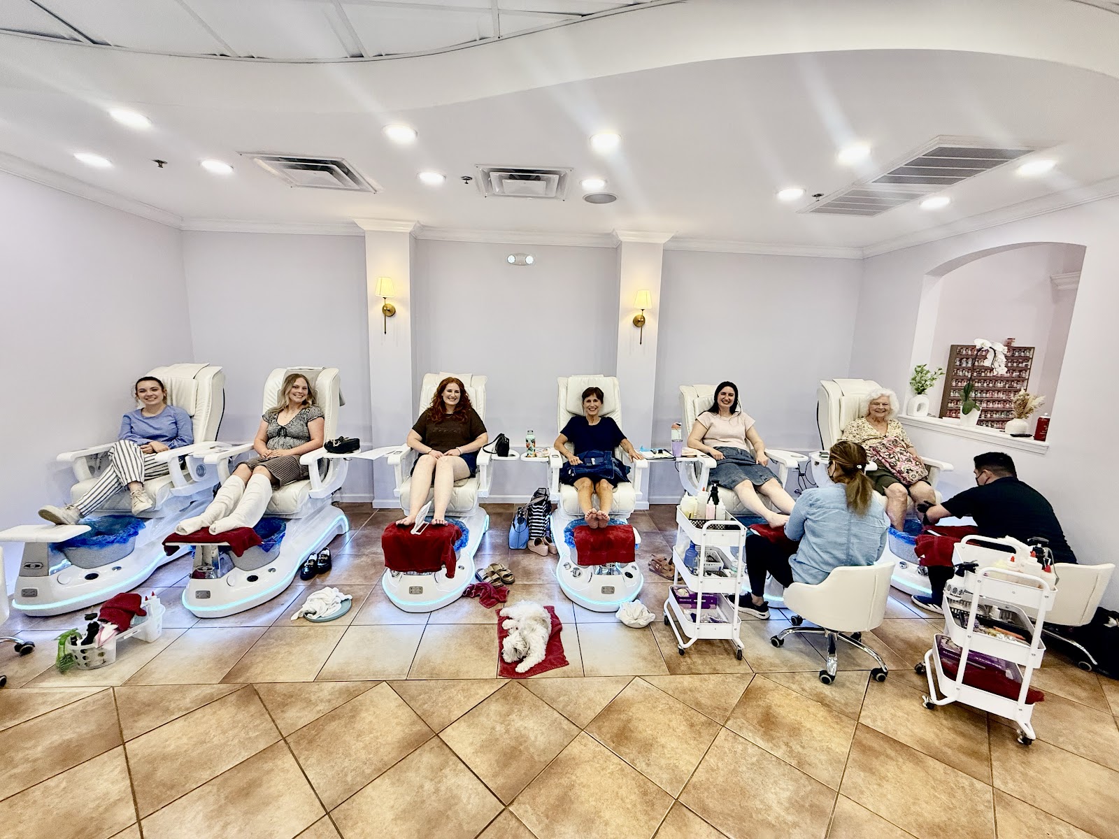 VLuxe Nails and Spa nail photo 5