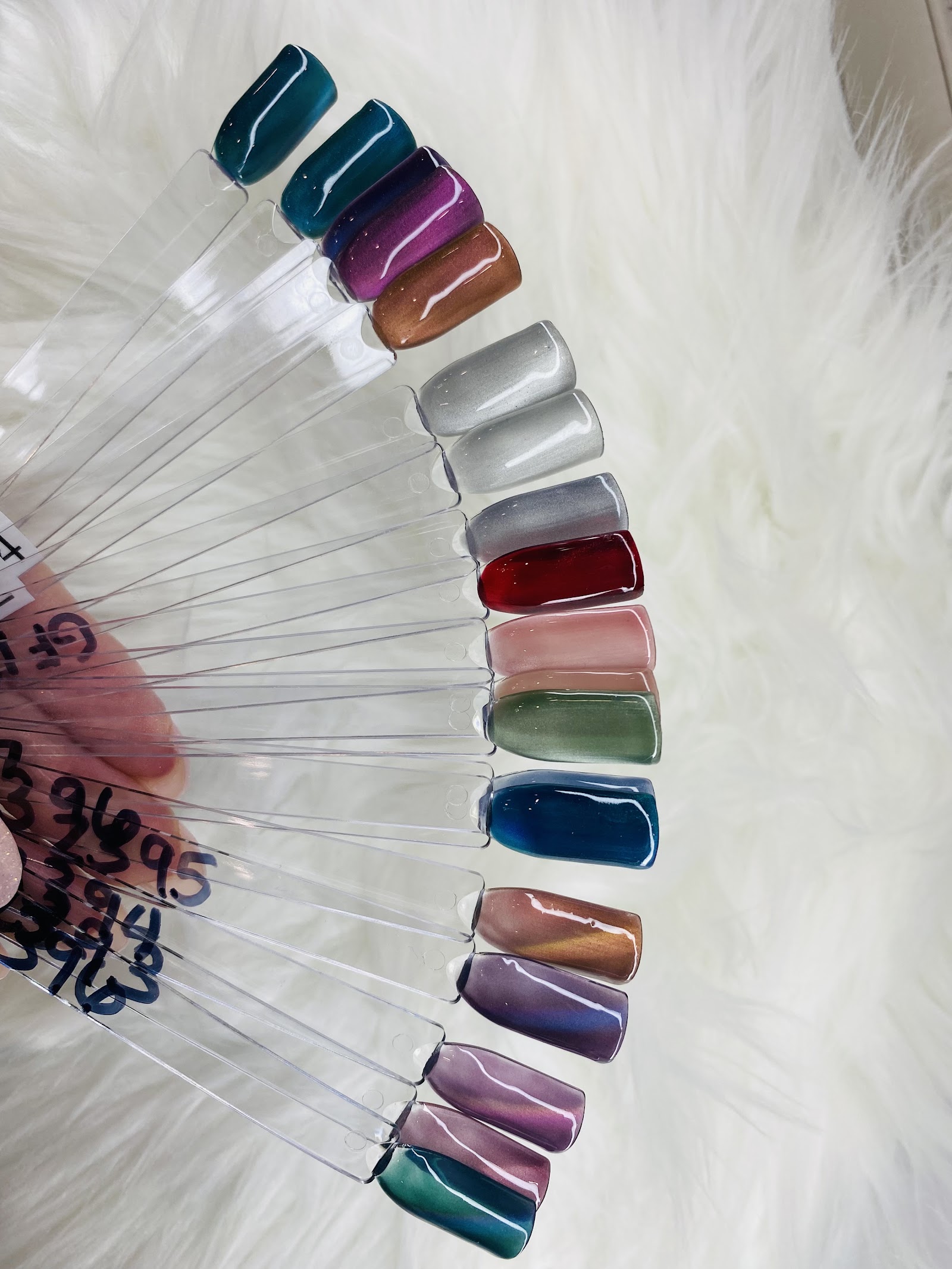 VLuxe Nails and Spa nail photo 8